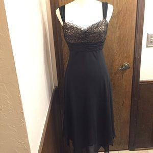 Evan Picone Dress Size 4 Black and gold
